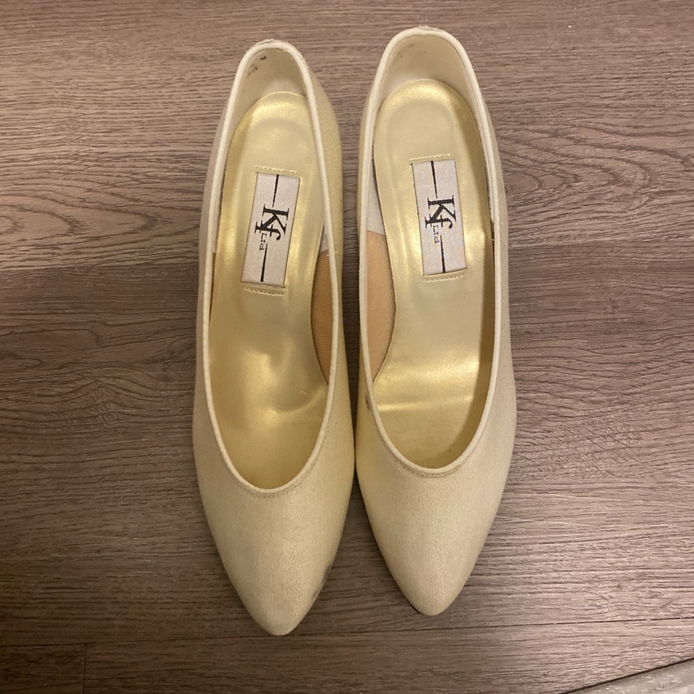 Vintage Women's Cream Heels